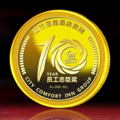 2014年4月：制作城市便捷酒店工作十年以上優秀員工紀念金牌
